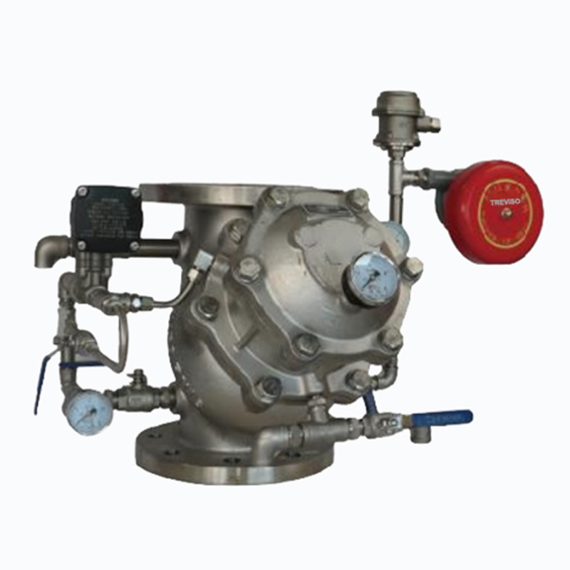 Anti-accidental spray piston type deluge alarm valve